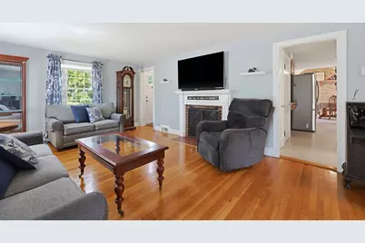 33 Crossman Ave, Attleboro, MA 02703 - Photo 9