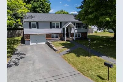 35 Oakmeadow Ln, Methuen, MA 01844 - Photo 1