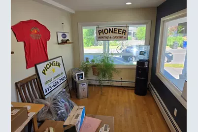 52 Maple St, Northampton, MA 01062 - Photo 5