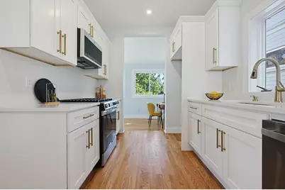 26 Pleasant St, Beverly, MA 01915 - Photo 13