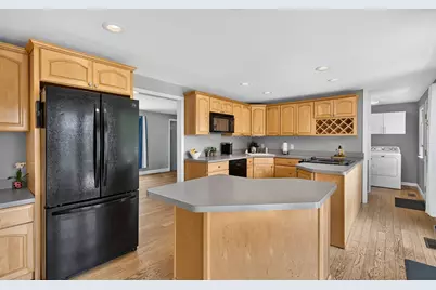 38 Brown Ave, Lunenburg, MA 01462 - Photo 13