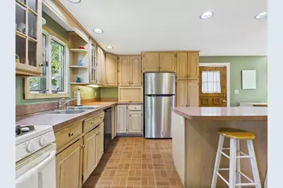 627 S Franklin St, Holbrook, MA 02343 - Photo 5