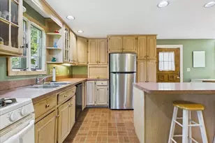 627 S Franklin St, Holbrook, MA 02343 - Photo 5