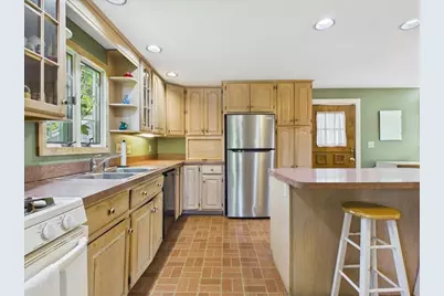 627 S Franklin St, Holbrook, MA 02343 - Photo 5