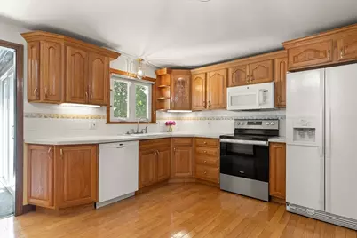17 Tamarock Ter, Stoneham, MA 02180 - Photo 3