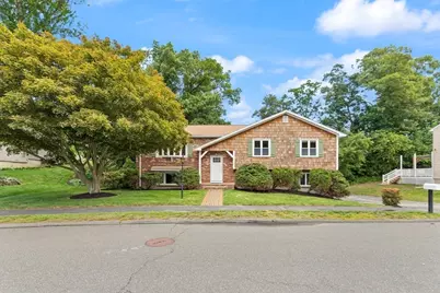 17 Tamarock Ter, Stoneham, MA 02180 - Photo 5