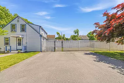 4 Newhall Ave, Saugus, MA 01906 - Photo 33