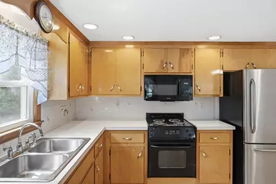 335 Pelham Rd, Dracut, MA 01826 - Photo 11