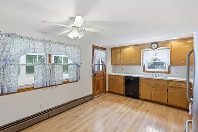 335 Pelham Rd, Dracut, MA 01826 - Photo 9