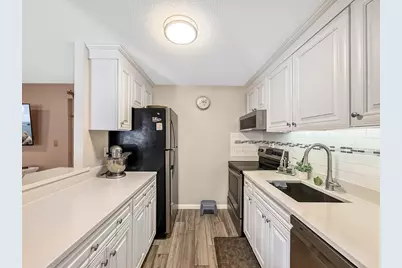 66 Main St #11A, Stoneham, MA 02180 - Photo 5