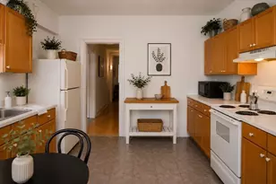 10 Davis Ave, Brookline, MA 02445 - Photo 9