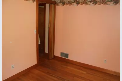 140 Millbury St, Grafton, MA 01519 - Photo 11