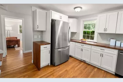 19 Country Ln, Sharon, MA 02067 - Photo 5