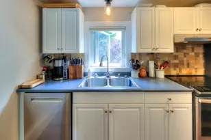 10 Ridgewood Rd, Worcester, MA 01606 - Photo 9