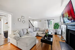 15 Lucerne Rd, Springfield, MA 01119 - Photo 5