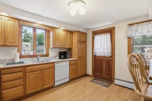 36 Bridge St, Billerica, MA 01821 - Photo 3
