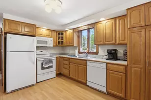 36 Bridge St, Billerica, MA 01821 - Photo 7
