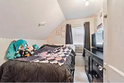 53 Corbett St, Lowell, MA 01852 - Photo 23