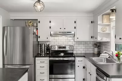 25 Fellsmere Ave, Wakefield, MA 01880 - Photo 5