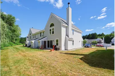 75 Warren St W #8, Raynham, MA 02767 - Photo 9