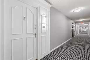 20 Hammond Pond Pkwy, Newton, MA 02467 - Photo 21