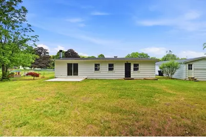 37 Sun Valley Rd, Holyoke, MA 01040 - Photo 23