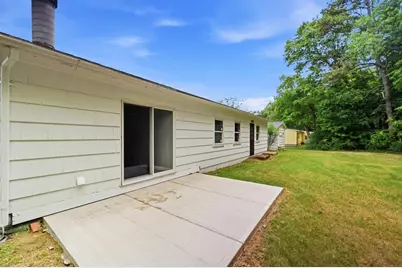 37 Sun Valley Rd, Holyoke, MA 01040 - Photo 25