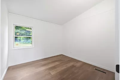 37 Sun Valley Rd, Holyoke, MA 01040 - Photo 13