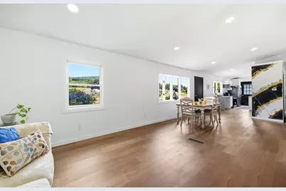 37 Sun Valley Rd, Holyoke, MA 01040 - Photo 11