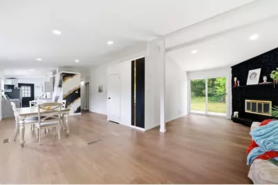 37 Sun Valley Rd, Holyoke, MA 01040 - Photo 5