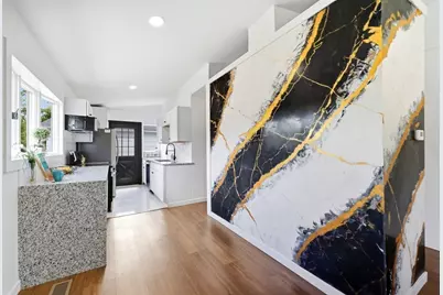 37 Sun Valley Rd, Holyoke, MA 01040 - Photo 9