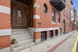 35 Winthrop St, Boston, MA 02129 - Photo 13