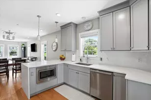 21 Chickatawbut St, Boston, MA 02122 - Photo 13