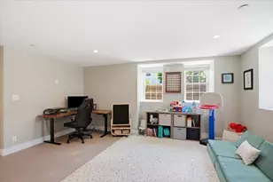 21 Chickatawbut St, Boston, MA 02122 - Photo 25
