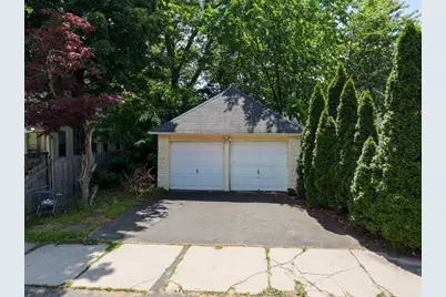 415 Maple St, Springfield, MA 01105 - Photo 31
