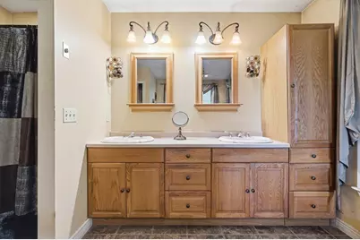 227 Eight Lots Rd, Sutton, MA 01590 - Photo 15