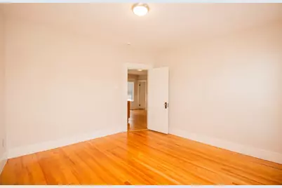 26 Sterling St, Worcester, MA 01610 - Photo 13