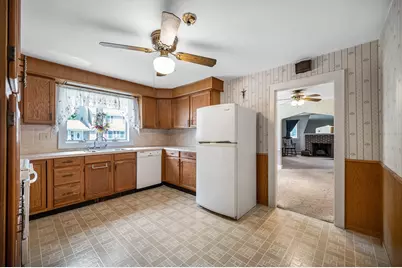 20 Oak Knoll Ave, Chelmsford, MA 01824 - Photo 3