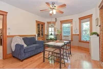 1053 Pleasant St #1, Worcester, MA 01602 - Photo 5