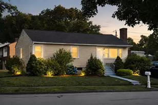 10 Pine Tree Ln, Worcester, MA 01609 - Photo 1