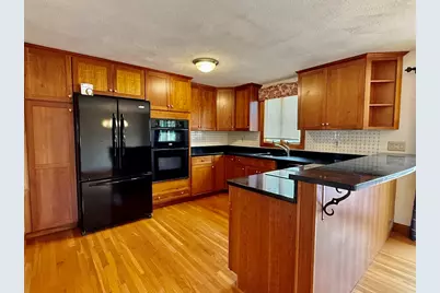 10 Sheridan St #top, Billerica, MA 01821 - Photo 5