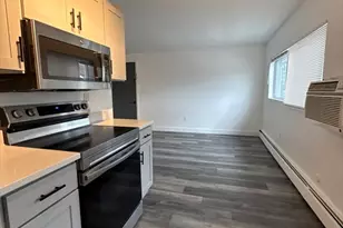181 School St, Waltham, MA 02451 - Photo 3