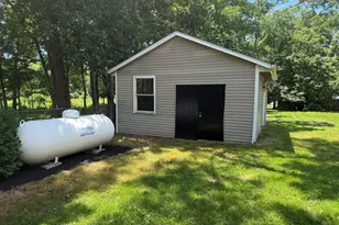 1174 Old Fall River Rd, Dartmouth, MA 02747 - Photo 35