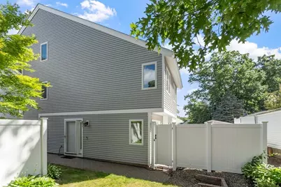 37 Meadow Pond Dr #I, Leominster, MA 01453 - Photo 3