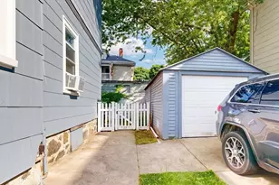14 Bayard St, Boston, MA 02134 - Photo 5