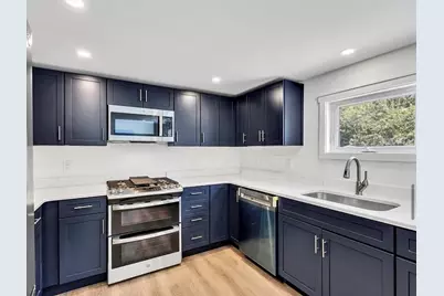 35 Locust St, Wareham, MA 02558 - Photo 7