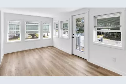 35 Locust St, Wareham, MA 02558 - Photo 3