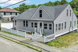 35 Locust St, Wareham, MA 02558 - Photo 1