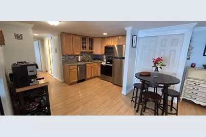 558 Main St #1D, Stoneham, MA 02180 - Photo 5