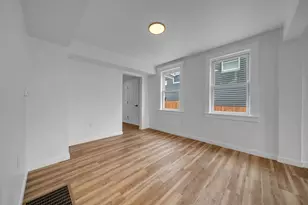 19 Oliver St, Lowell, MA 01954 - Photo 5